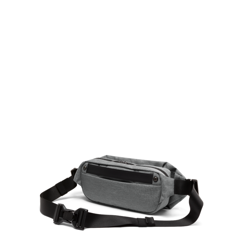 R0 Radiant Chest Bag - NIID