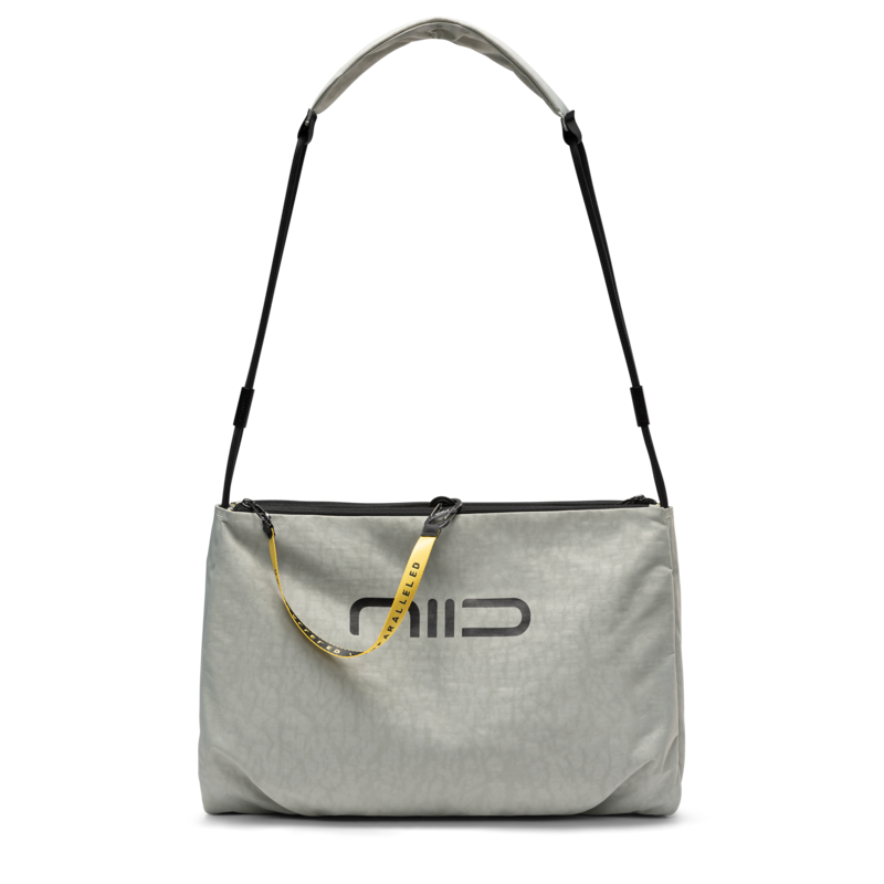 STATEMENT-S7-TOTE-1-gray-yellow